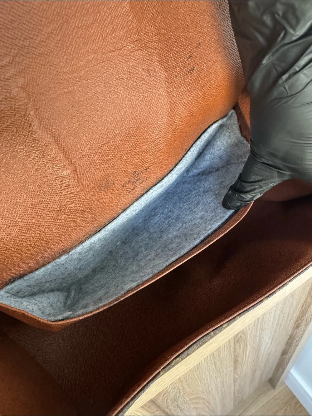 ✅AUTH✅LOUIS VUITTON MARNE CROSSBODY BAG
